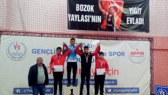 Zile Hüseyingazi Ortaokulu Öğrencisi Murat DOĞAN Güreşte Türkiye Şampiyonu Oldu