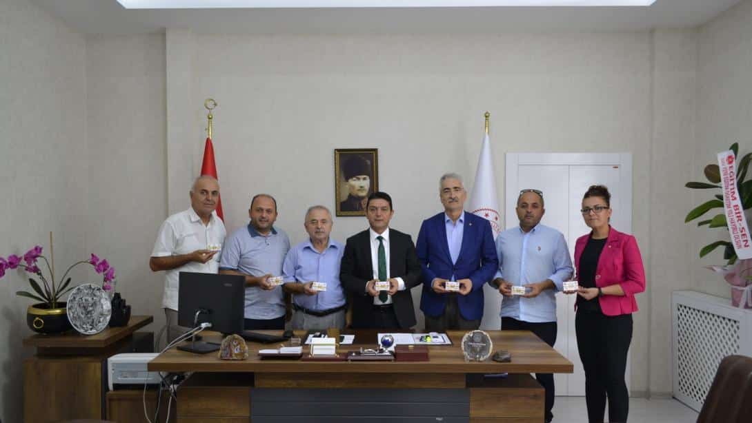 Zile Ticaret ve Sanayi Odası'nın geleneksel hale gelen eğitim yardımları, bu yıl da ihtiyaç sahibi öğrencilere ulaştı.